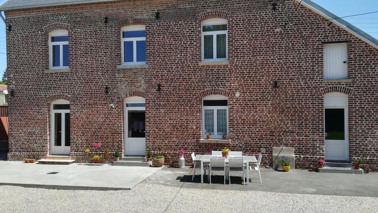 Au Coeur De L'Enclave Panzió Moeuvres Kültér fotó